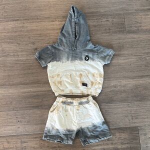 Volcom toddler set 24mo or 2T